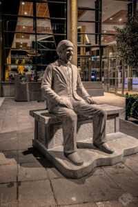 Sculptures in front of the entrance to my hotel, the Thon Hotel Opera