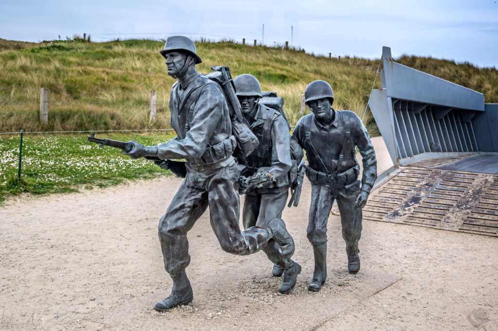 Figure of a landing troop
