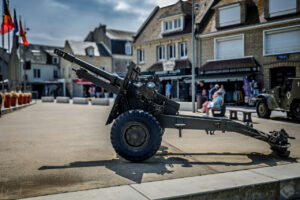 Canon in front of the Musée du Débarquement