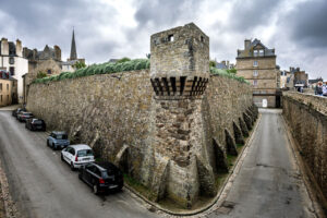 Inner city wall