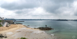 Beach in front of the city wall