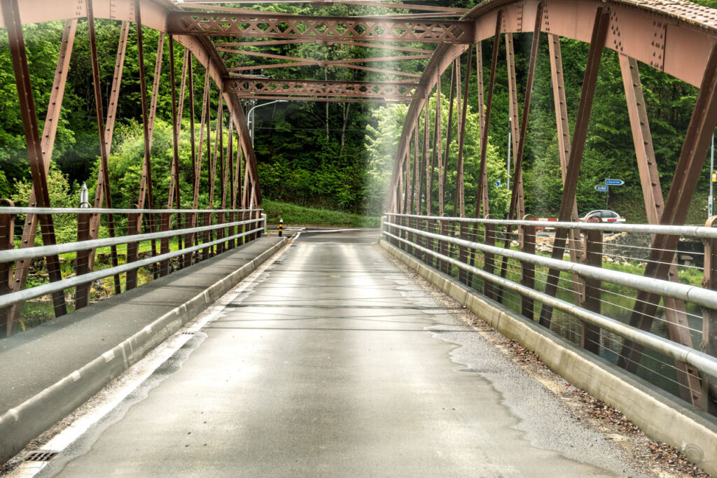 Crossing the border at Pont franco-suisse de Biaufond